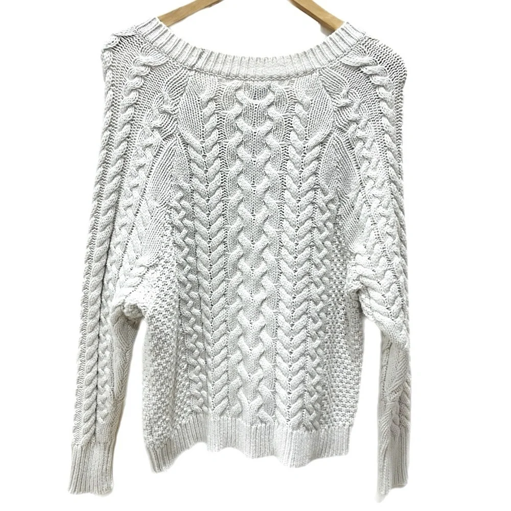 Aerie Chunky Cable Knit Sweatert in Off White Size Small